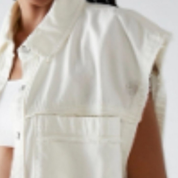 We the Free XS Distressed, raw hem denim button up shirt - Picture 16 of 16